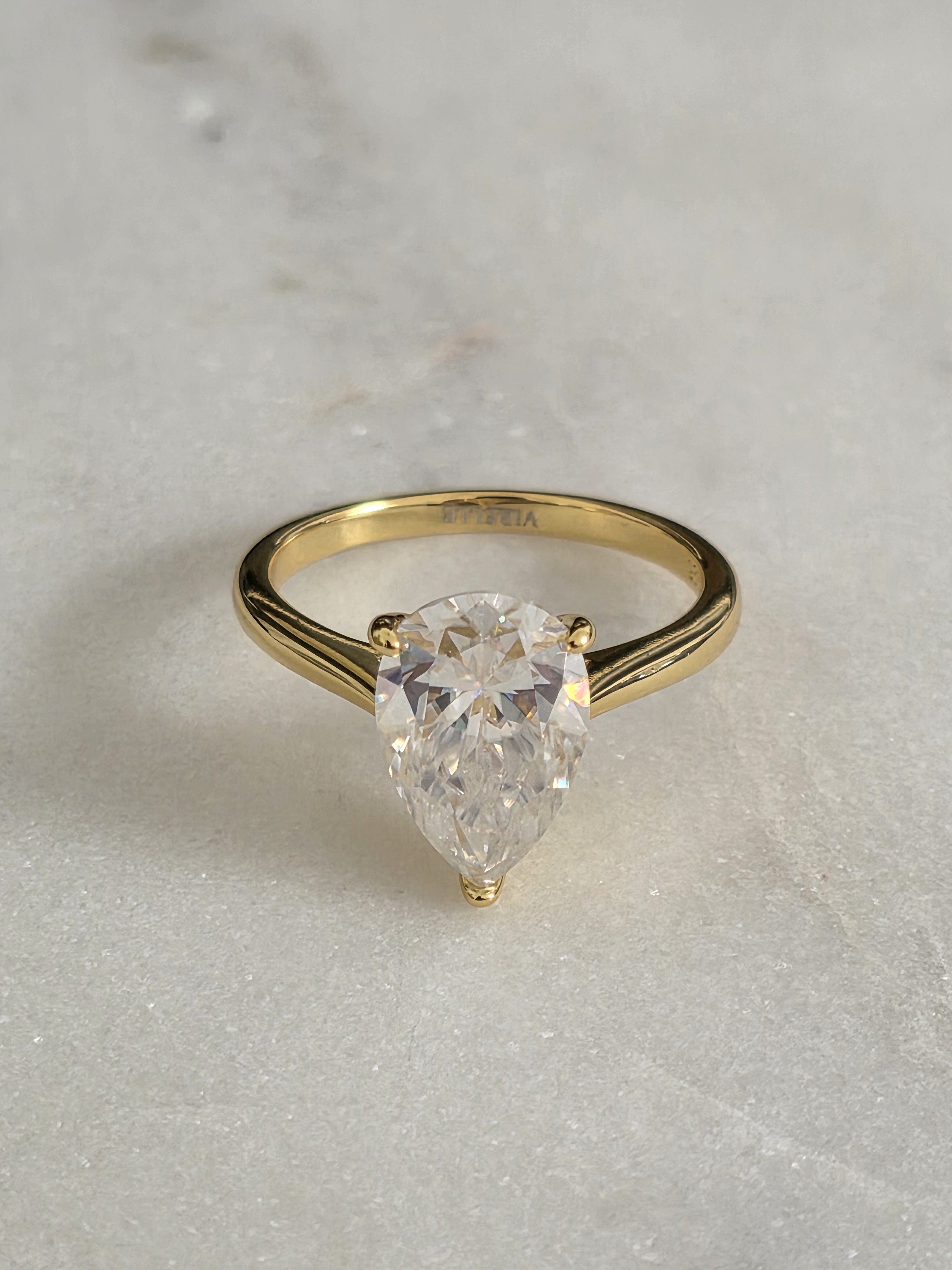 SOLITAIRE PEAR-CUT MOISSANITE RING - 4.0ct