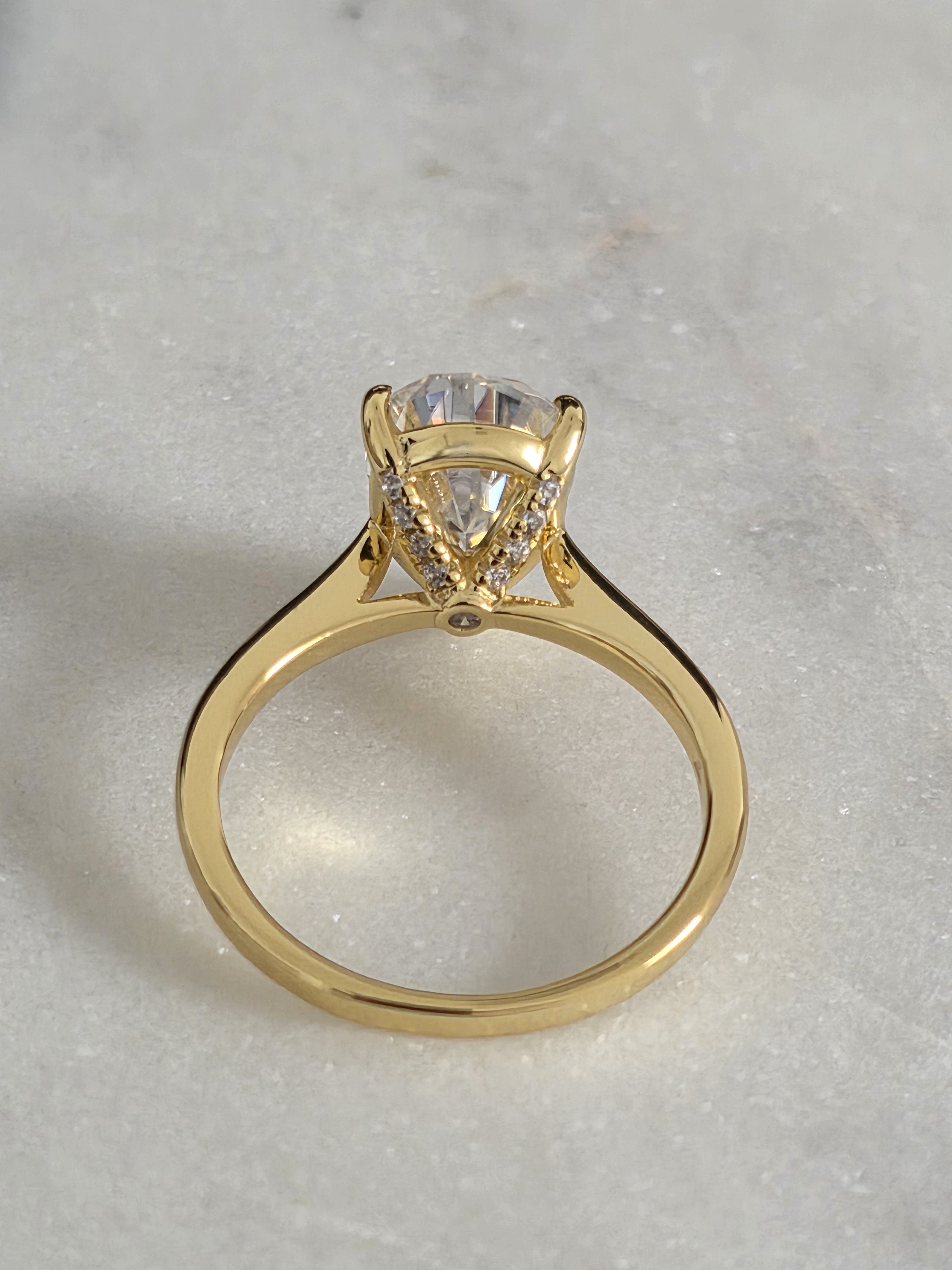 SOLITAIRE PEAR-CUT MOISSANITE RING - 4.0ct