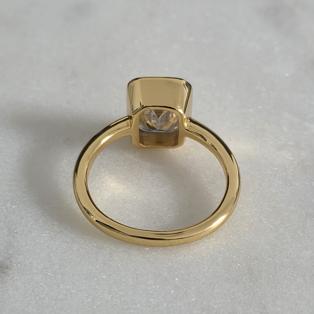 SOLITAIRE EMERALD-CUT BEZEL MOISSANITE RING - 3.0ct