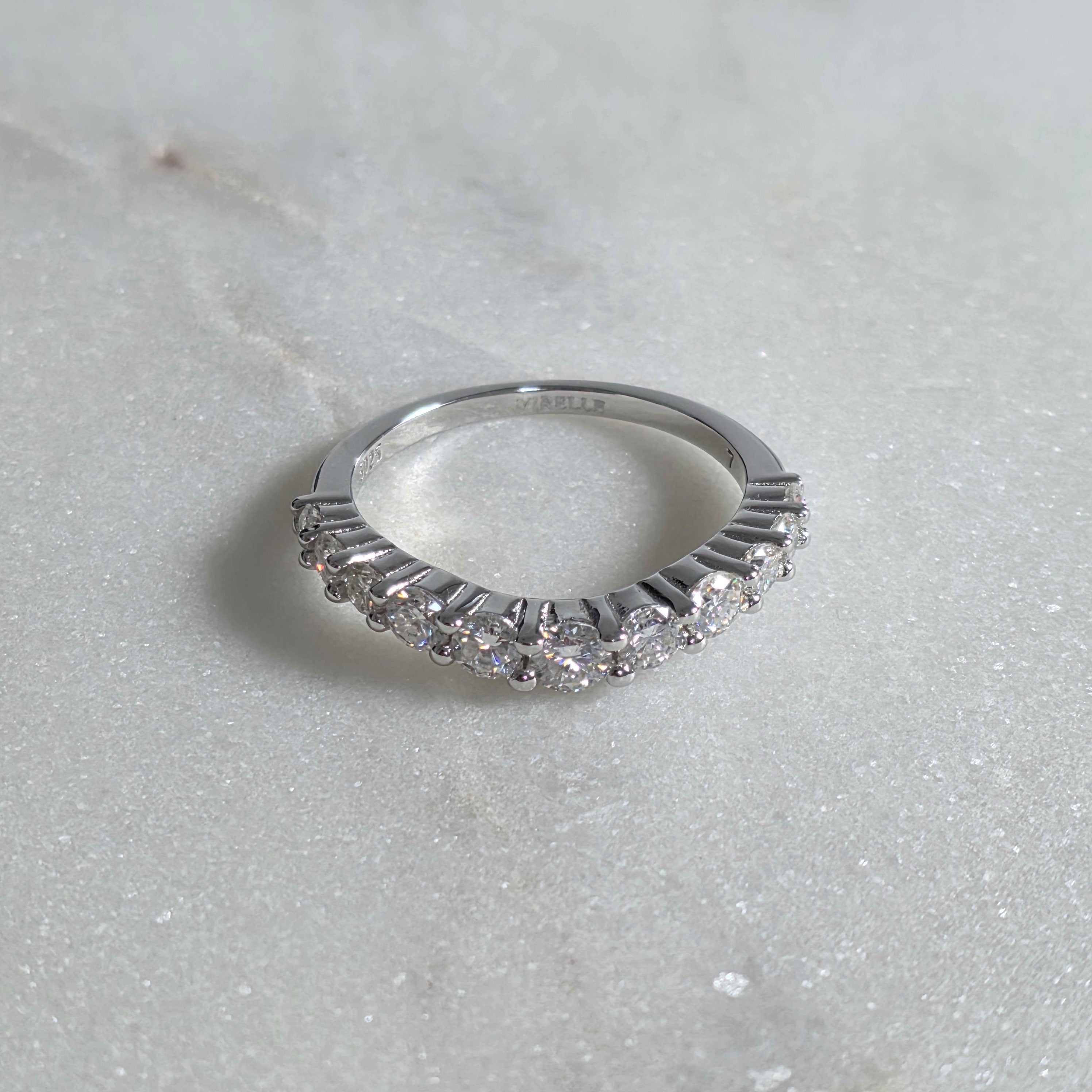 ALLIANCE 11-STONE ROUND-CUT CURVED MOISSANITE RING - 0.96ct