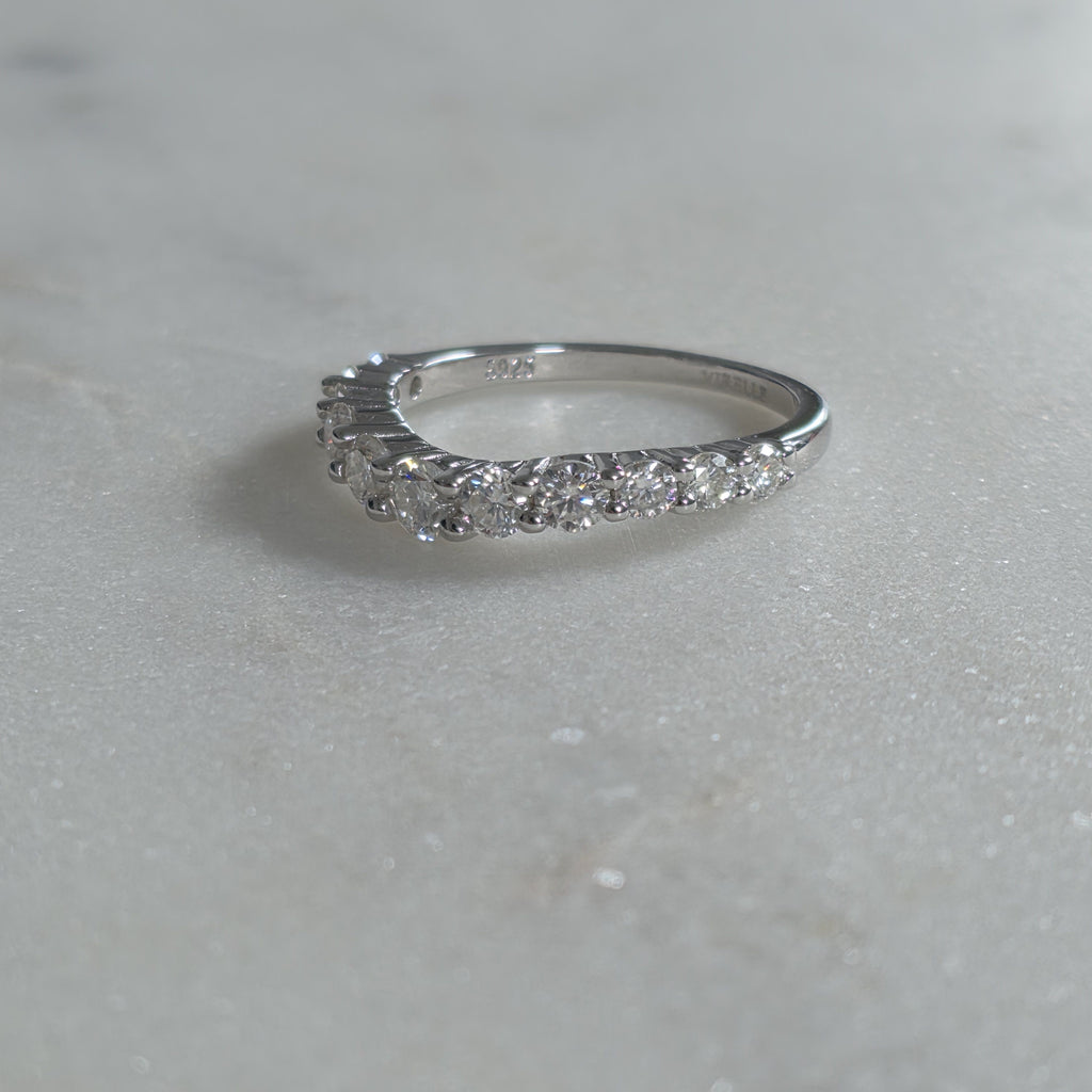 ALLIANCE 11-STONE ROUND-CUT CURVED MOISSANITE RING - 0.96ct