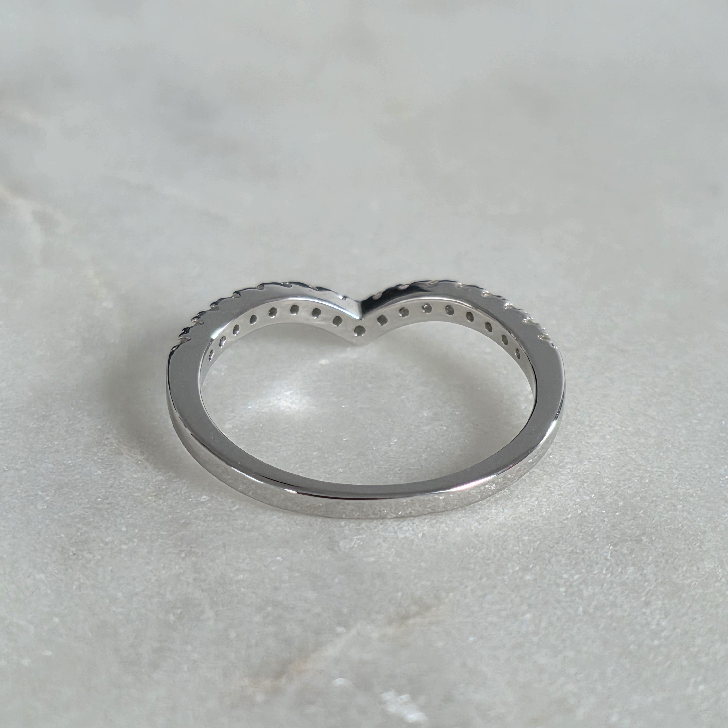 ALLIANCE CURVED STACKING 17st MOISSANITE RING - 0.26ct