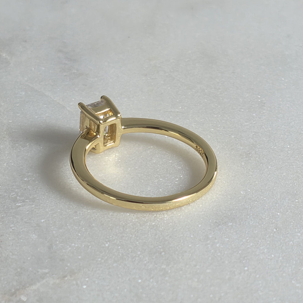 SOLITAIRE EMERALD-CUT MOISSANITE RING - 1.02ct