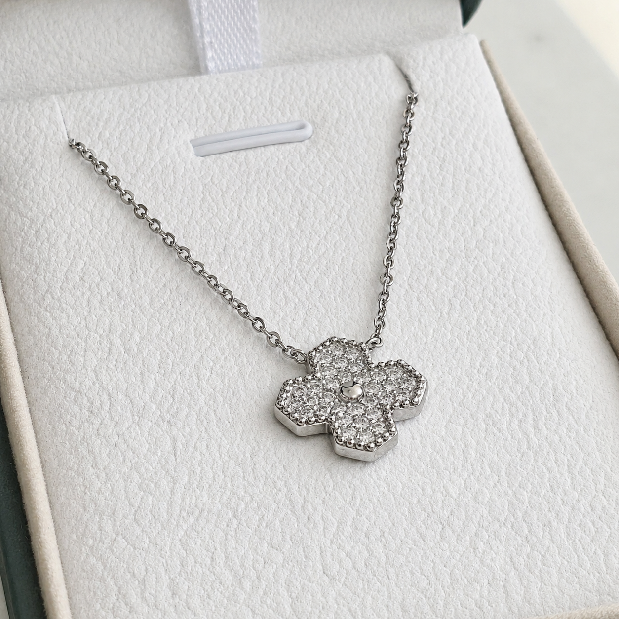 Clover Moissanite Necklace - 0.49ct